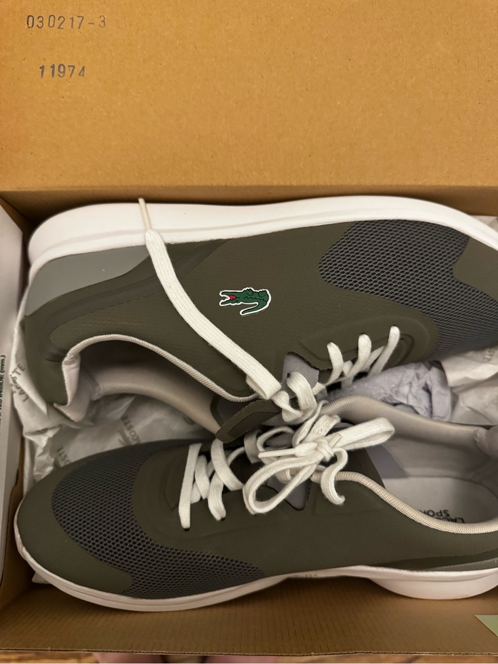 New Lacoste Men's Green Low-Top Sneaker